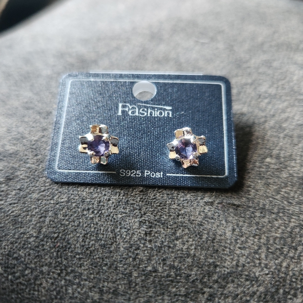 ‼️~NEW~S925 Stud Earrings With Purple Gem‼️